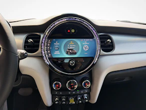 https://vehicle.imgix.net/4339549/5745a855-cd13-4a99-bcef-c37e12b77abe.jpg