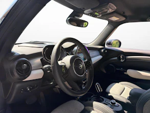 https://vehicle.imgix.net/4339549/af80e794-33a3-4ec7-a9be-699d7a22af45.jpg