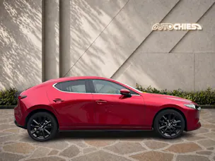 MAZDA 3 Hatchback 2.0 186 Revolution