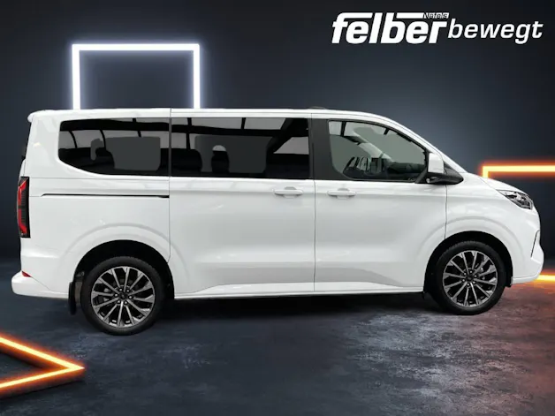 Ford Tourneo C Bus 320 L1 2.0 EcoBlue 170 Titanium X  4x4