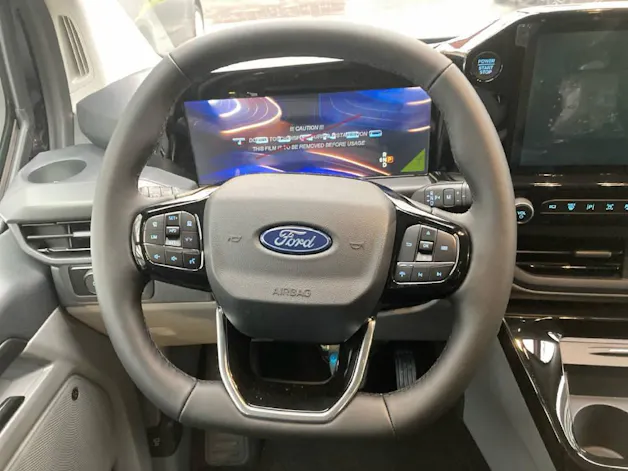 Ford Tourneo C Bus 320 L1 2.0 EcoBlue 170 Sport