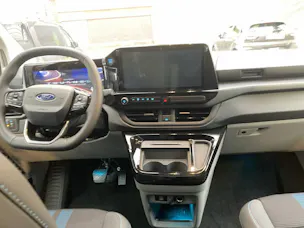 Ford Tourneo C Bus 320 L1 2.0 EcoBlue 170 Sport