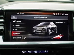 AUDI Q4 e-tron Sportback 55 S line quattro