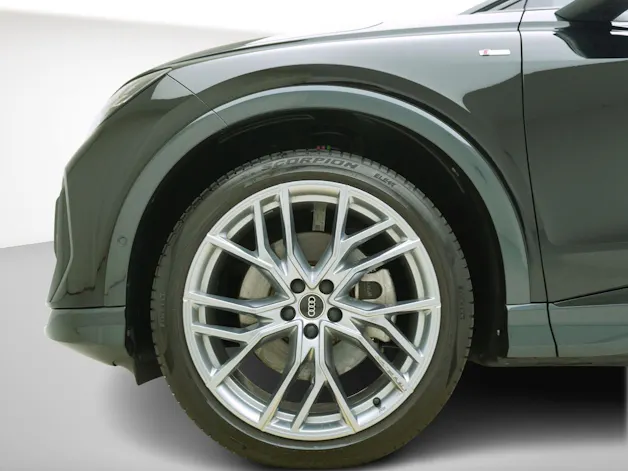 AUDI Q4 e-tron Sportback 55 S line quattro