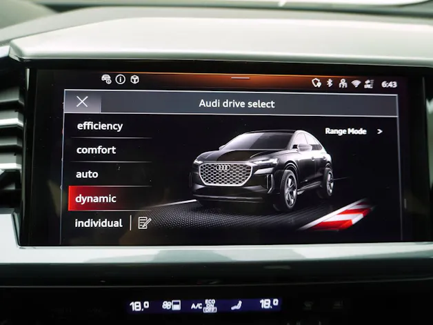 Audi Q4 e-tron Sportback 55 S line quattro