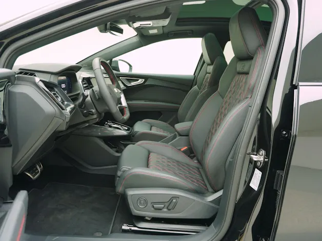 AUDI Q4 e-tron Sportback 55 S line quattro