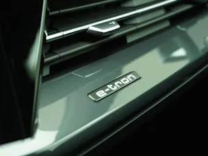 AUDI Q4 e-tron Sportback 55 S line quattro
