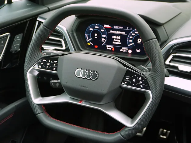 AUDI Q4 e-tron Sportback 55 S line quattro