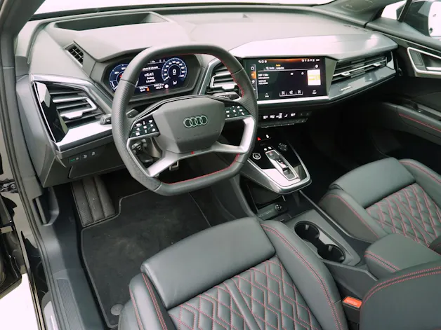 Audi Q4 e-tron Sportback 55 S line quattro