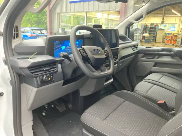 Ford Transit C Van 320 L2 2.5 Duratec 233 Trend PHEV