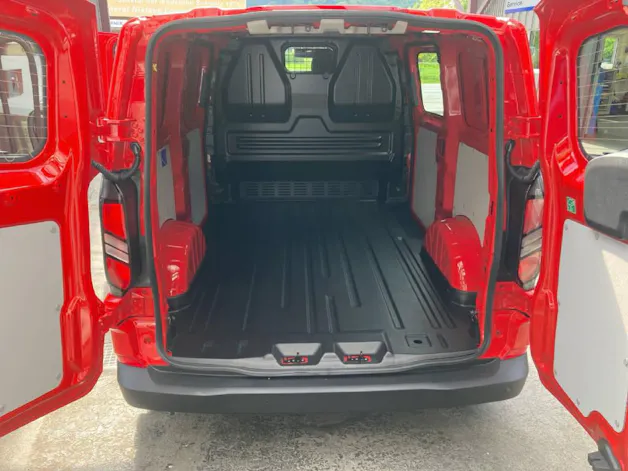 Ford Transit C Van 320 L1 2.5 Duratec 233 Trend PHEV