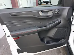 FORD Kuga 2.5 Plug-in Hybrid ST-Line X - White Edition