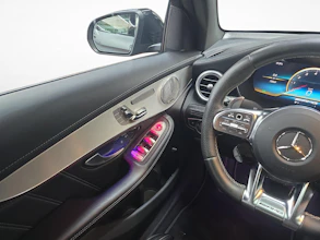 https://vehicle.imgix.net/4339670/cfff39e3-5ca3-4a5d-948e-8bb8f97d83f2.jpg