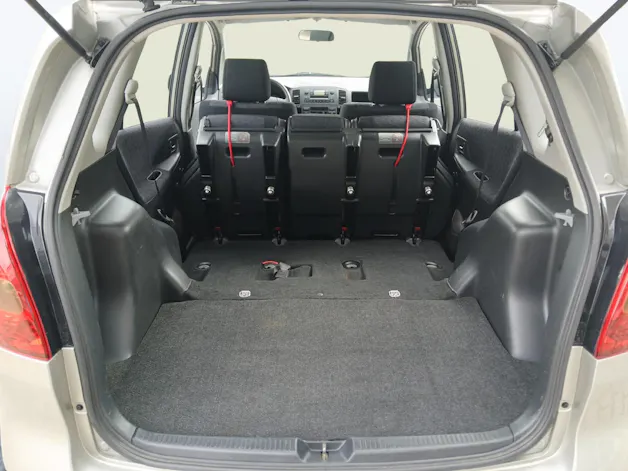 Toyota Corolla Verso 1.6 VVT-i Linea Terra Family