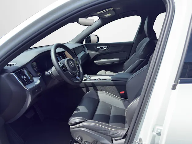 Volvo XC60 2.0 B5 MH Plus Dark AWD