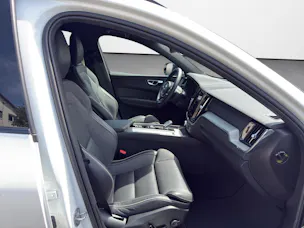 Volvo XC60 2.0 B5 MH Plus Dark AWD