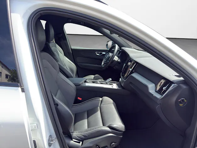 Volvo XC60 2.0 B5 MH Plus Dark AWD