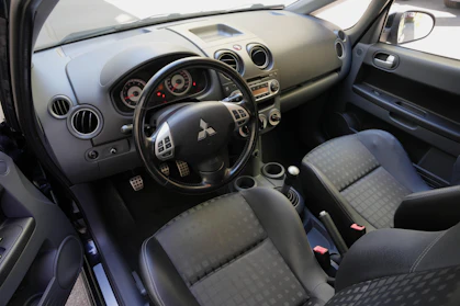 MITSUBISHI COLT 7