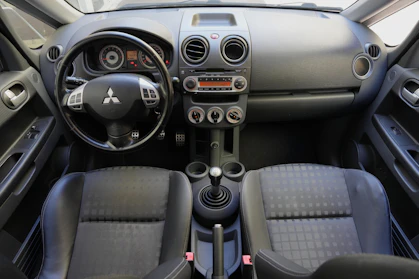 MITSUBISHI COLT 11