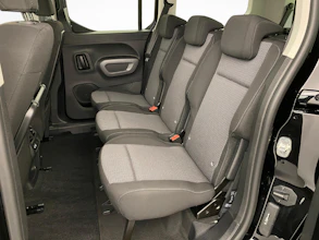 https://vehicle.imgix.net/4339878/08cdf954-a291-47d8-91c1-ecaf70e87548.jpg