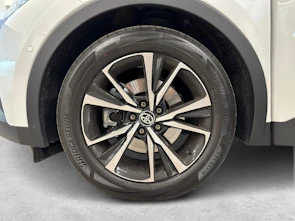 Fahrzeugbild TOYOTA C-HR 2.0 HEV Trend 4x4