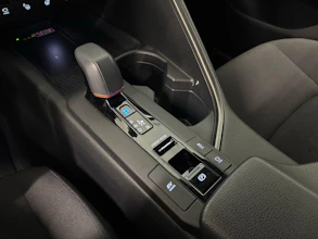 https://vehicle.imgix.net/4339946/4eb03b96-be92-4e55-ab0f-6ed6b72dabaa.jpg