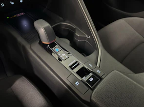 Fahrzeugbild TOYOTA C-HR 2.0 HEV Trend 4x4