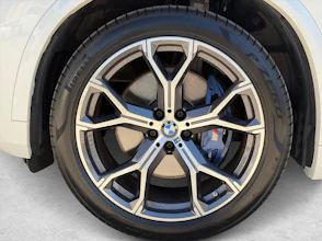 https://vehicle.imgix.net/4339958/c417c7b4-c132-4b75-b96f-152bff2d1321.jpg