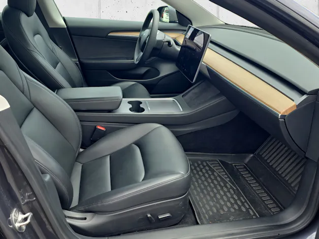 Tesla Model 3 Long Range D