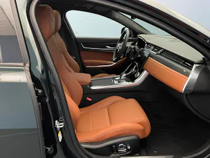 Jaguar XF Sportbrake 2.0 I4 300 Sport AWD