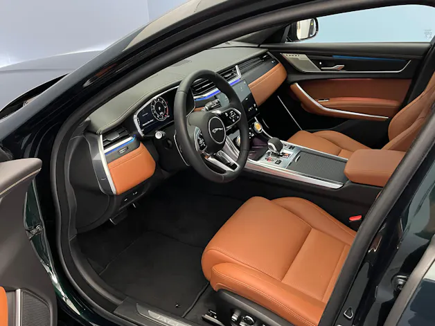 Jaguar XF Sportbrake 2.0 I4 300 Sport AWD