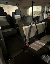 https://vehicle.imgix.net/4340093/8ca9197a-2aab-4656-bca9-3e96cb3a6075.jpg