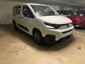 https://vehicle.imgix.net/4340103/c7caf463-0ba5-4baf-8116-8af9a356cb4c.jpg