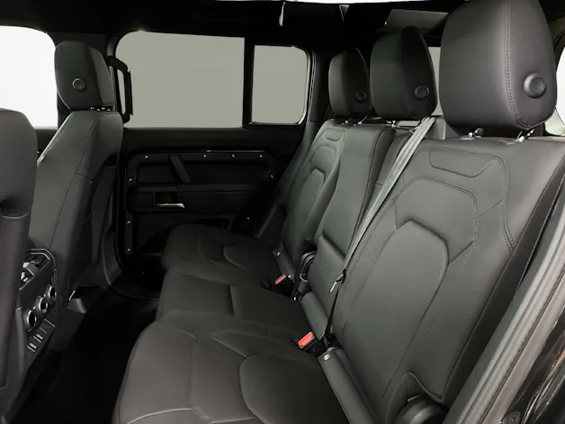Land Rover Defender 110 3.0 D I6 250 X-Dynamic SE