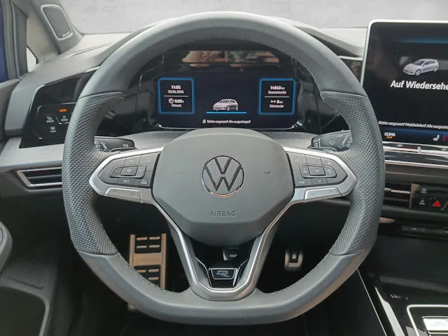 VW Golf VIII 1.5 eTSI R-Line DSG Black Style*5J Garantie*8-Fach Räder*