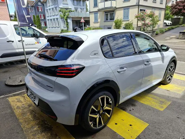 Peugeot 208 1.2 Hybrid 145 GT