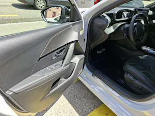 Peugeot 208 1.2 Hybrid 145 GT