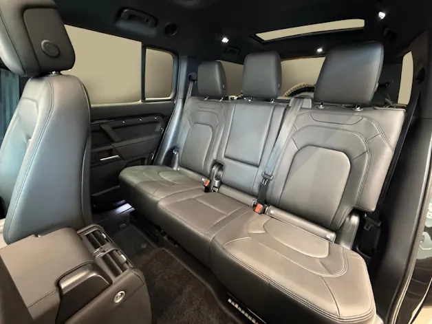 Land Rover Defender 130 3.0 D I6 350 X-Dynamic HSE