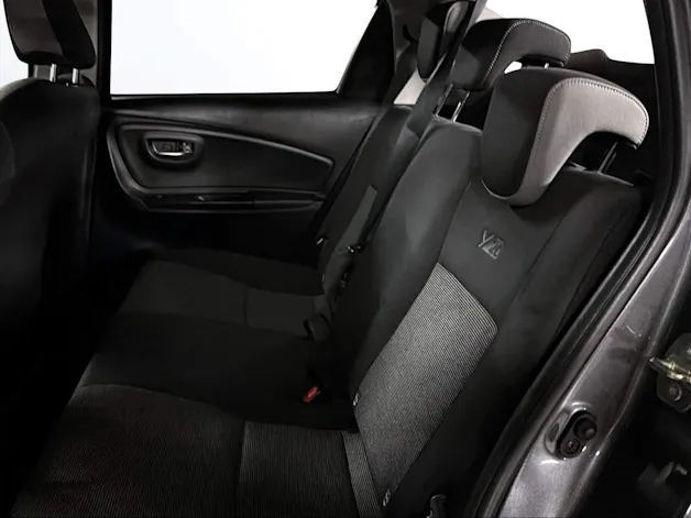 Toyota Yaris 1.5 VVT-i HSD Trend
