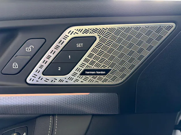 BMW 225e xDrive paddles Active Tourer M-Sport