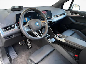 https://vehicle.imgix.net/4340349/a1ffd559-ae7d-4aad-9197-fd6ac409f9c6.jpg