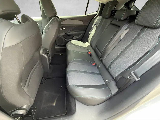 Peugeot 408 1.2 Hybrid Allure