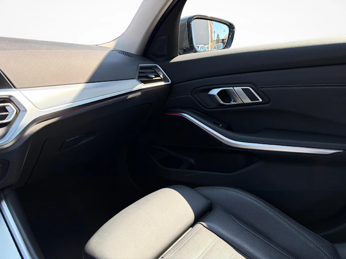 immagine del veicolo BMW 3 SERIES
