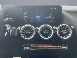 Mercedes-Benz EQA 300 Swiss Star AMG Line 4matic