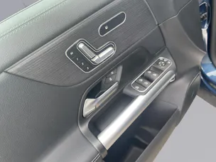 Mercedes-Benz EQA 300 Swiss Star AMG Line 4matic