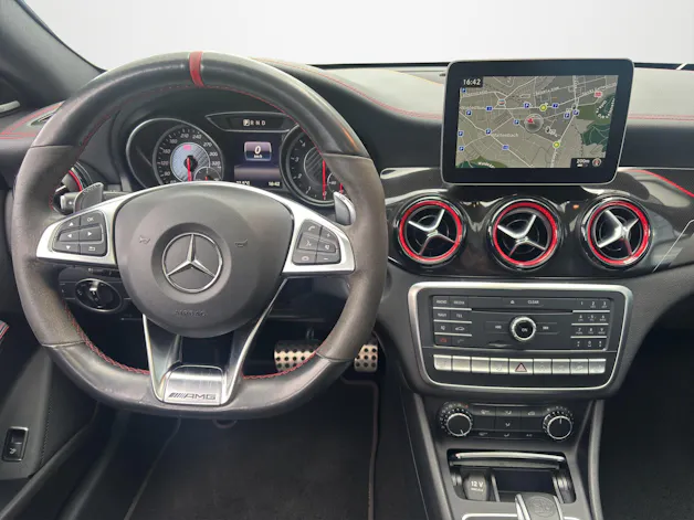 Mercedes-Benz CLA-Klasse C117 CLA 45 AMG 4m