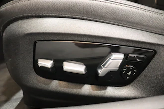 https://vehicle.imgix.net/4340895/ecb2c292-e9a1-4151-be04-53d3388706f3.JPG