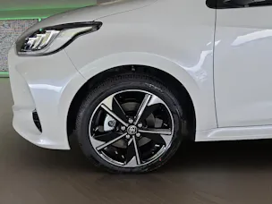 Toyota Yaris 1.5 VVT-i HSD Premium
