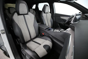 immagine del veicolo PEUGEOT 3008 1.6 Plug-in Hybrid4 GT Pack