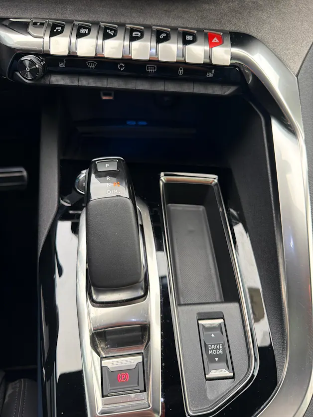PEUGEOT 3008 1.6 Plug-in Hybrid4 GT